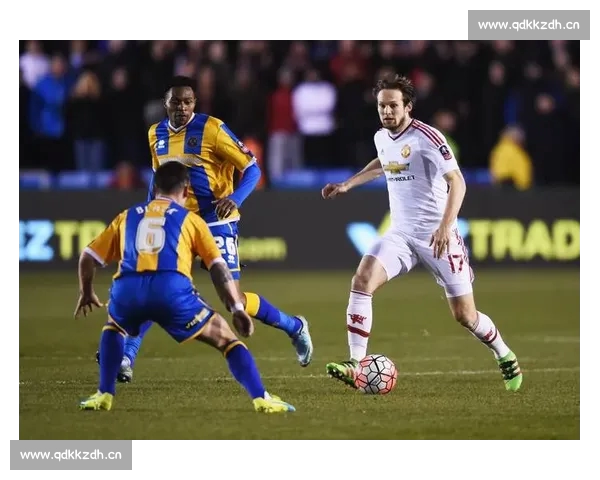 高清足球赛事直播APP下载指南畅享全球赛场精彩即时比分数据分析权威解说 - 副本 (59) - 副本 - 副本 - 副本 - 副本